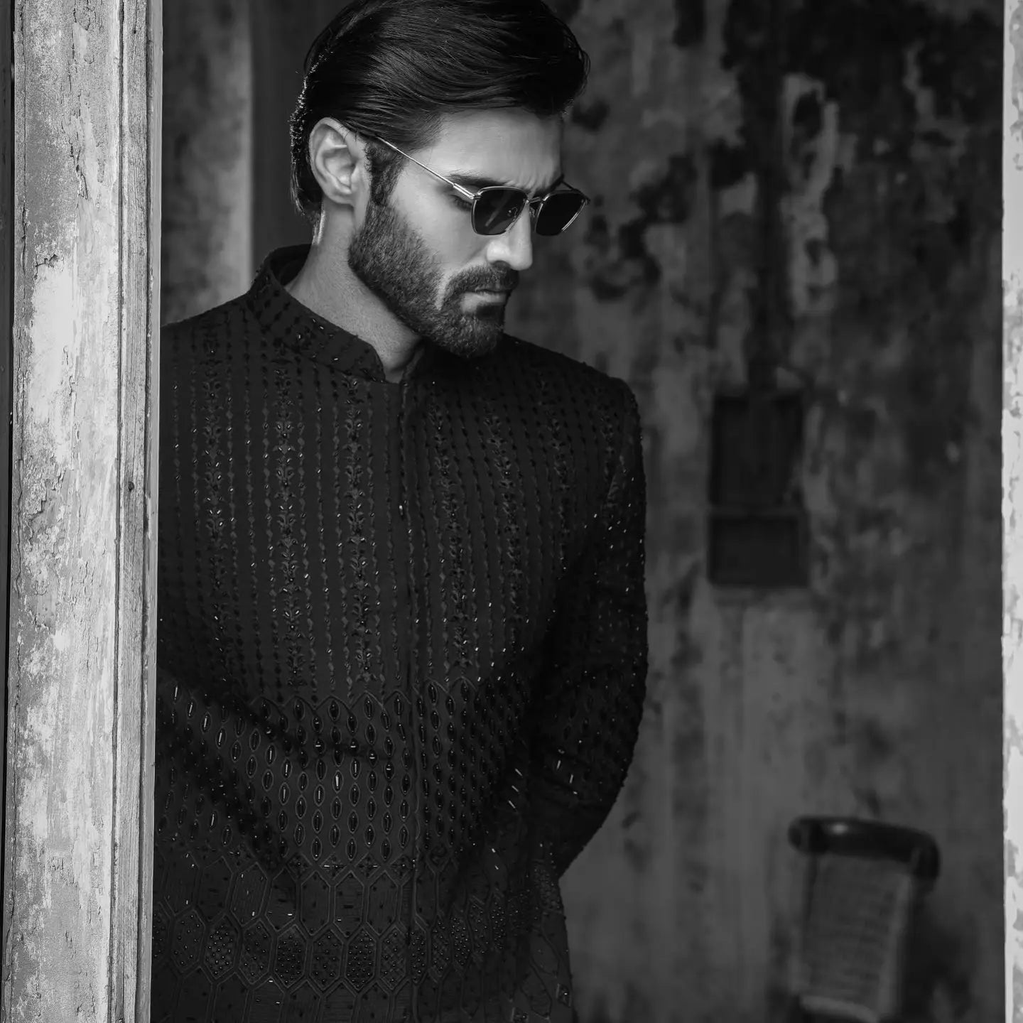 Black Dynasty Embroidered Sherwani